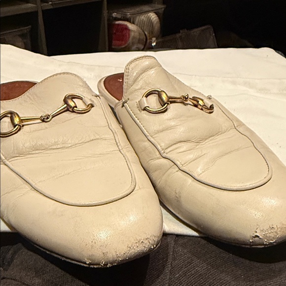 Gucci Cream Leather Loafers with Gold Accents - Picture 1 of 1